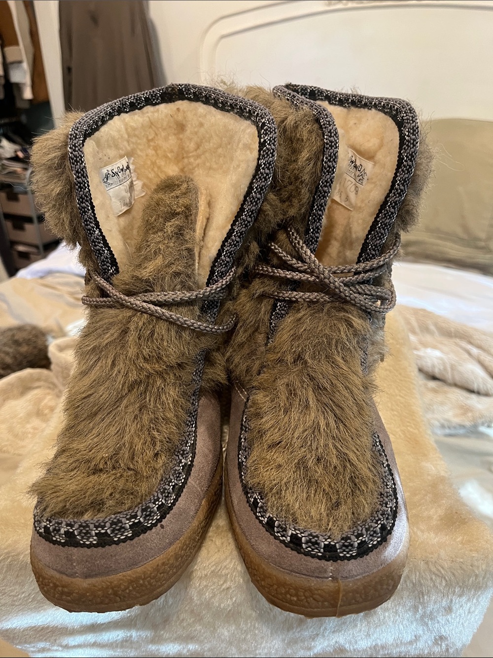 Faux Fur Brown Winter Lace-Up Boots with Plush Cream Lining